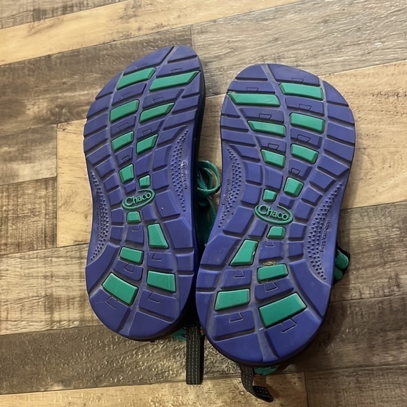 Youth Chaco Sandals Size 4 great gender neutral pattern - Picture 6 of 7